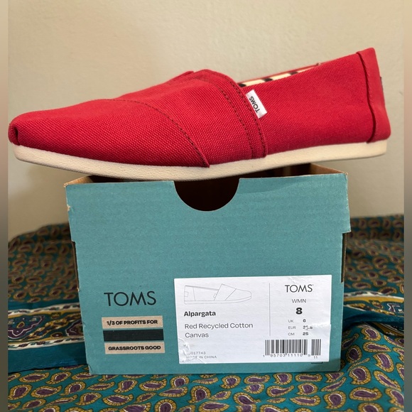 Toms Red Canvas Alpargata Slip-Ons - Picture 5 of 9
